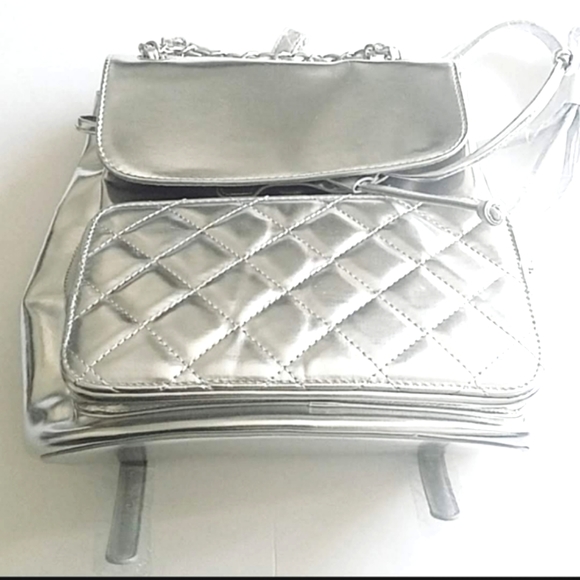 3/$20 🌻 Forever 21 Silver Quilted Backpack - Picture 2 of 7